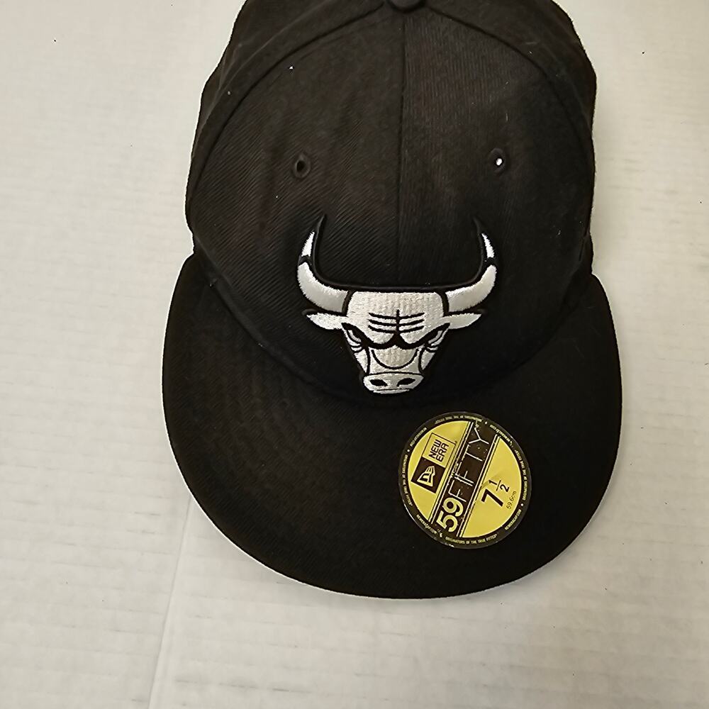 NEW ERA 59FIFTY CHICAGO BULLS TRUCKER SNAPBACK HAT BLACK  7.5WHITE